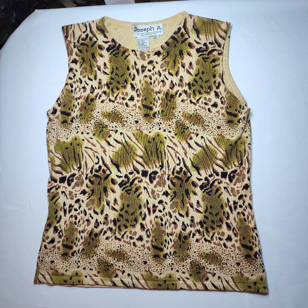 Joseph A. Woman Sleeveless Pullover Knit Top, Silk,Animal Print Tan Olive  Large